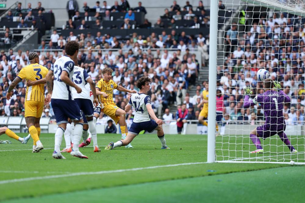 门将扑出关键点球，球迷热议